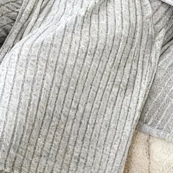 Sweater 2 Piece Tunic + High Waist Wide Leg Pants Set Boutique, NWT - Picture 4 of 4